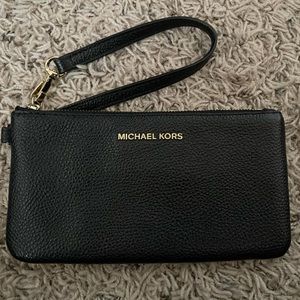 Michael kors clutch